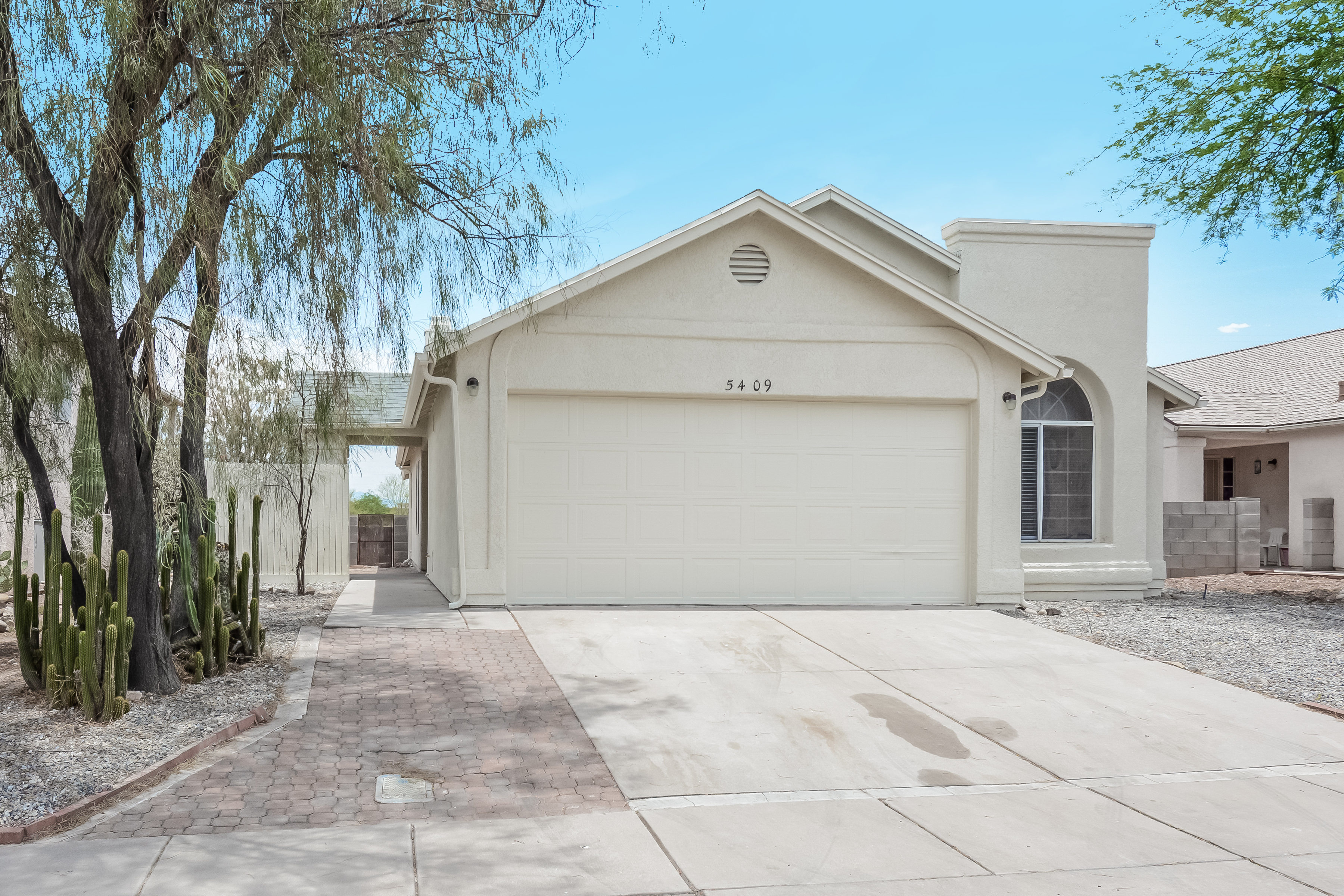 5409 S Wembly Rd Tucson, AZ 85746